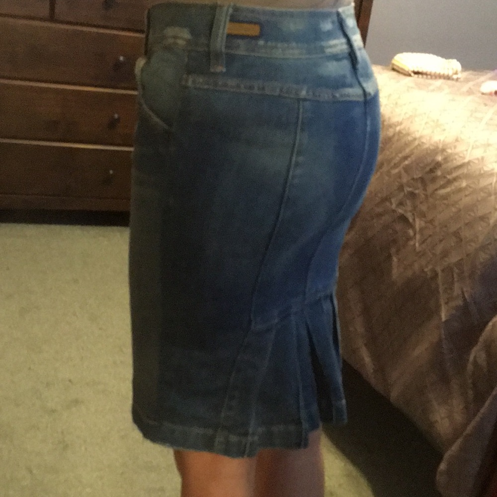 Guess Jean butt-hugging denim skirt